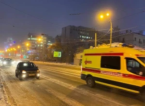 Девушка, носившая форму МЧС, выпала из окна 24 этажа в Екатеринбурге