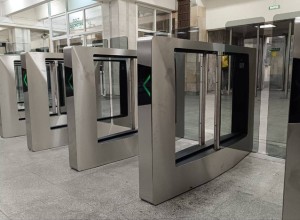 Турникеты на выход поменяли на первой станции метро Екатеринбурга