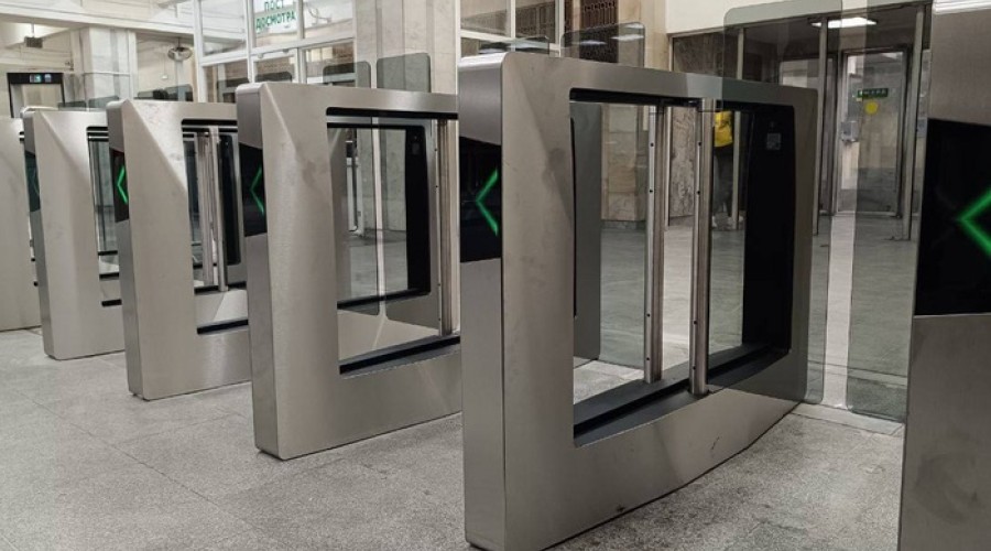 Турникеты на выход поменяли на первой станции метро Екатеринбурга