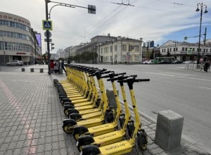В Екатеринбурге 13-летней девочке выписали штраф в 100 тысяч за поездку на самокате