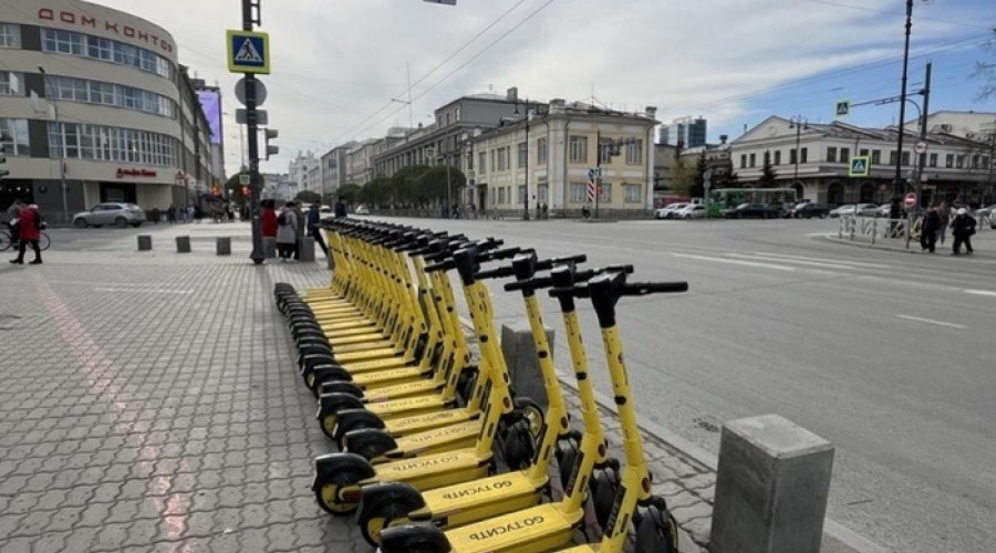 В Екатеринбурге 13-летней девочке выписали штраф в 100 тысяч за поездку на самокате