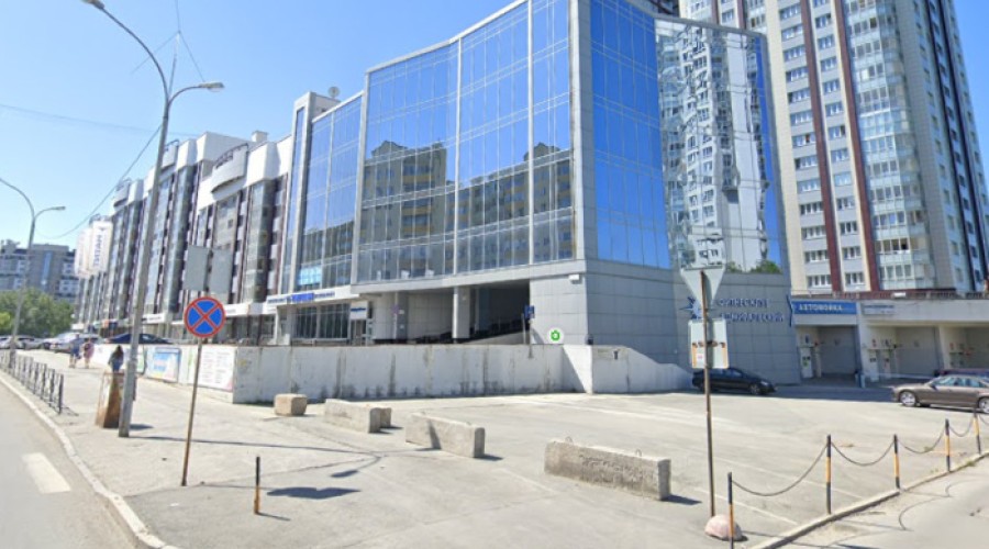 Екатеринбуржцам не понравились светофоры около элитного ЖК