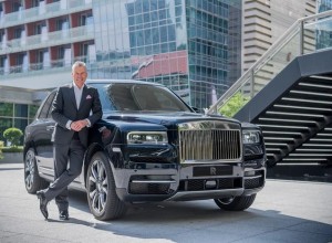 «Екатеринбург is the capital of…» На улице Малышева заметили очередной Rolls-Royce