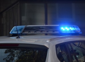 К свердловчанину в дом ворвались неизвестные, связали его скотчем, примотав к стулу