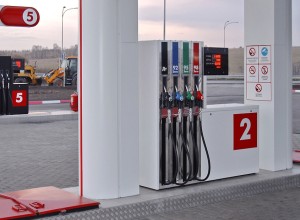 Бензин и дизельное топливо продолжают дорожать в Свердловской области