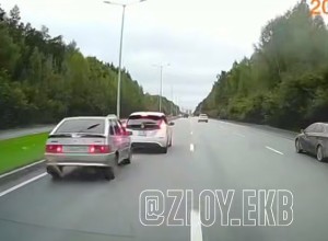 «Нашел время…» Автохама-учителя сняли на регистратор на Дублере Сибирского тракта