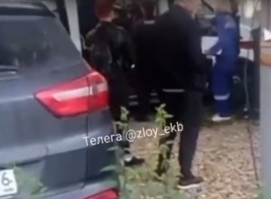 На Уралмаше военного ударили ножом в драке
