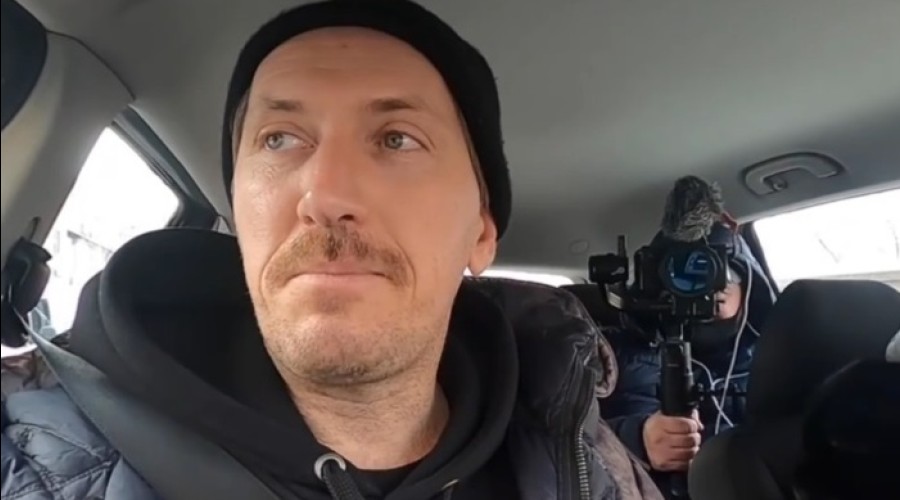 СМИ узнали, где сейчас живет актер Кирилл Кяро, которому сегодня 50