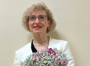 Пытавшаяся залить избирательные бюллетени екатеринбурженка оказалась профессором УрФУ