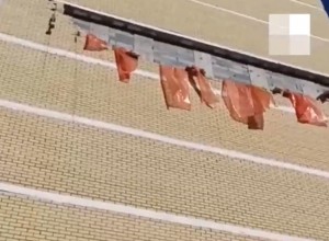 В Академическом обрушился фасад высотки
