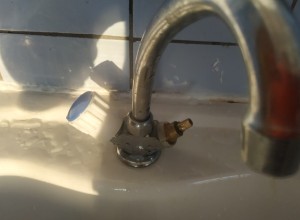 Среднеуральск третьи сутки остается без воды в кранах