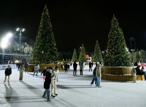 В Екатеринбурге урезали время сеанса катания на льду площади 1905 года