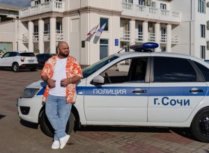 Актер «Уральских пельменей» уехал в Сочи и стал полицейским вчера в 17:50