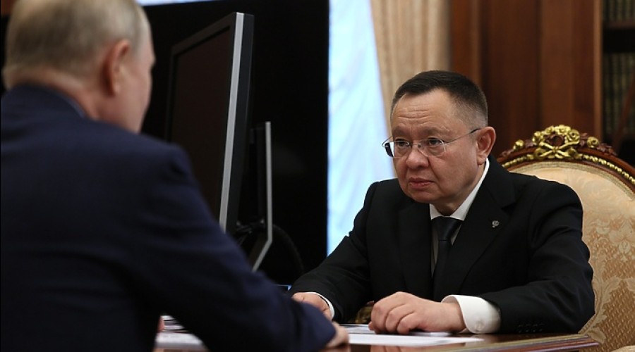 Владимир Путин подписал закон о переводе домовых чатов в MАХ