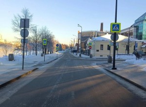В Екатеринбурге объявили в розыск водителя, сбившего 16-летнюю девушку и скрывшегося с места ДТП