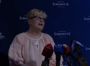 Премьер Литвы Шимоните во время выступления назвала русских «русней»