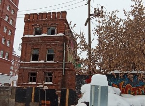 Снос исторического здания на улице Розы Люксембург в Екатеринбурге начали 8 марта