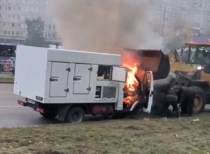 На Сортировке посреди дороги загорелась «Газель»