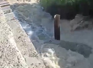В свердловском посёлке горная река снесла мост