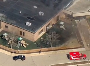 После нападения на синагогу в США госпитализировали 30 полицейских