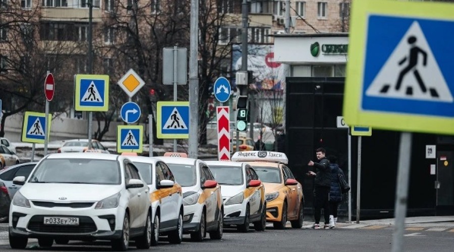 В банках оценили чеки на такси после нового закона