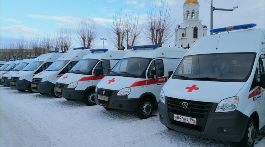 В Екатеринбурге заметили склад машин скорой помощи