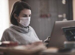 Врачи рассказали, вернут ли масочный режим в Свердловской области