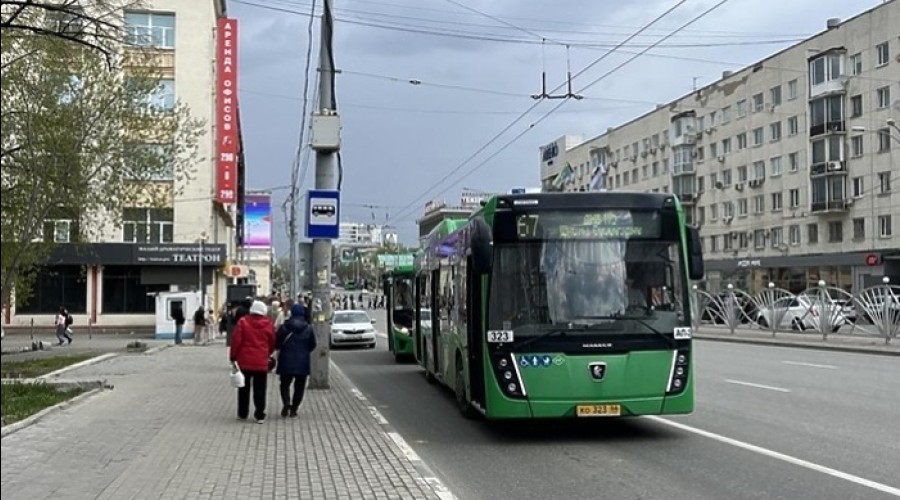 Екатеринбурженку заставили оплатить в автобусе проезд школьнику