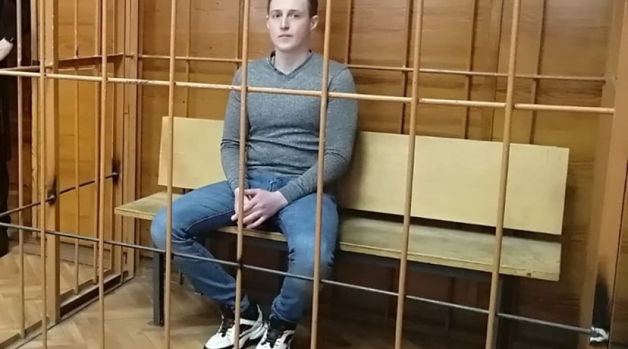  Воткнувший нож в спину спящему другу екатеринбуржец уехал на СВО