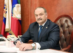 Глава Дагестана ответил на просьбу Нурмагомедова простить участников беспорядков. Почему Меликов отказал экс-бойцу?