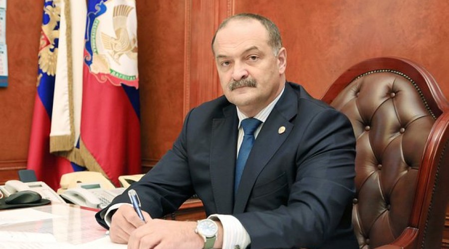 Глава Дагестана ответил на просьбу Нурмагомедова простить участников беспорядков. Почему Меликов отказал экс-бойцу?