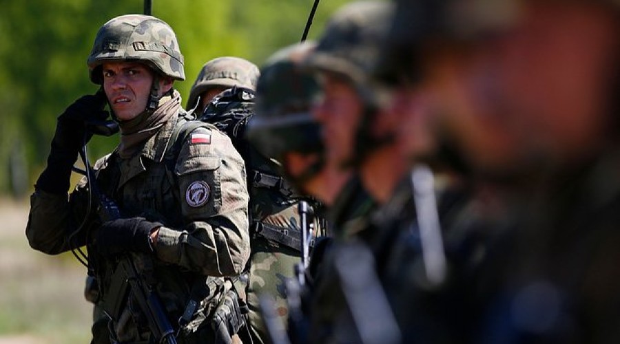 Польша начала наращивать военную мощь