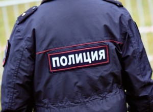На Уралмаше женщина стала умолять прохожих о помощи с балкона. Как развивался семейный конфликт?