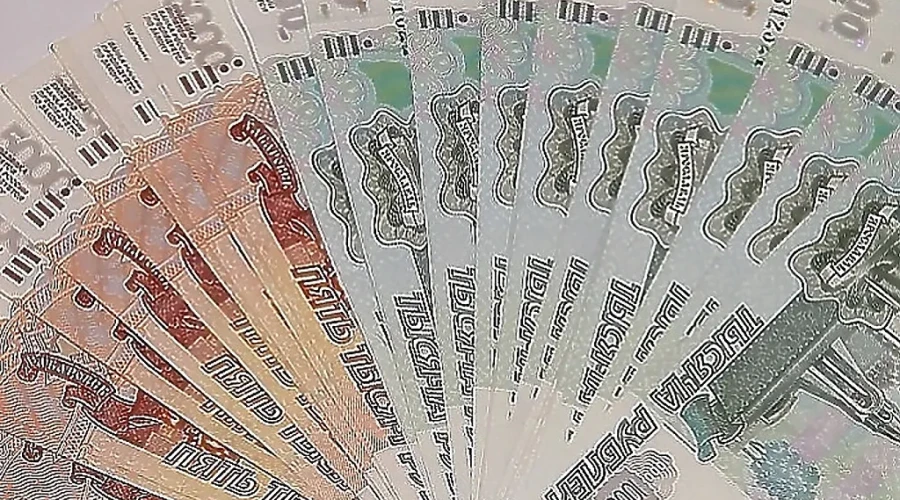 Номинальная зарплата в УрФО превысила среднюю по стране