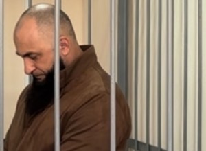 Стало известно о состоянии девушки-курьера, которую избил водитель Mercedes
