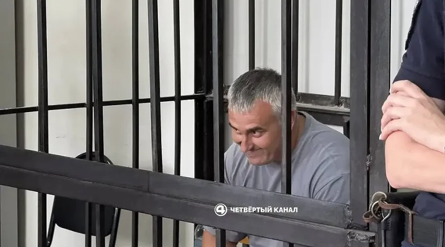 Второго обвиняемого в избиении ученых УрО РАН доставили в суд улыбающимся