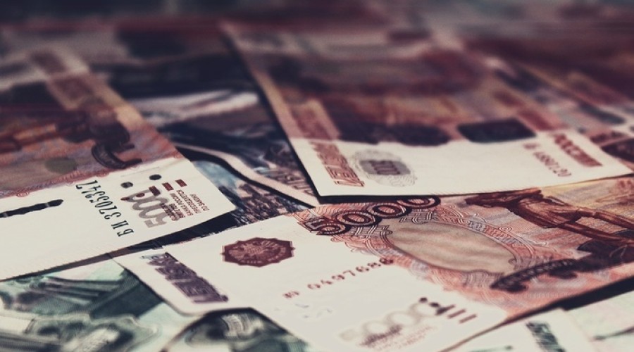 Сотрудник РЖД в поезде до Екатеринбурга украл у мужчины 2 миллиона рублей