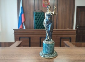 Суд отправил в СИЗО 6 из 9 екатеринбуржцев, помогавших мигрантам с прохождением тестирования