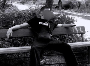 В Свердловской области 17-летний хулиган жестоко избил 13-летнего подростка