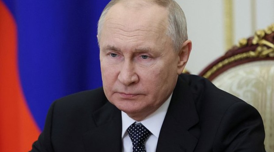 «Скажу на немецком, чтобы меня услышали». Путин осудил нападки властей ФРГ на Герхарда Шредера