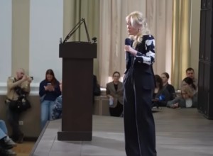 СМИ выяснили, сколько стоит жакет Екатерины Мизулиной, в котором она была в Екатеринбурге