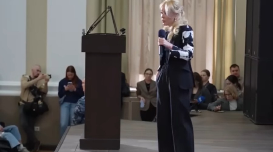 СМИ выяснили, сколько стоит жакет Екатерины Мизулиной, в котором она была в Екатеринбурге