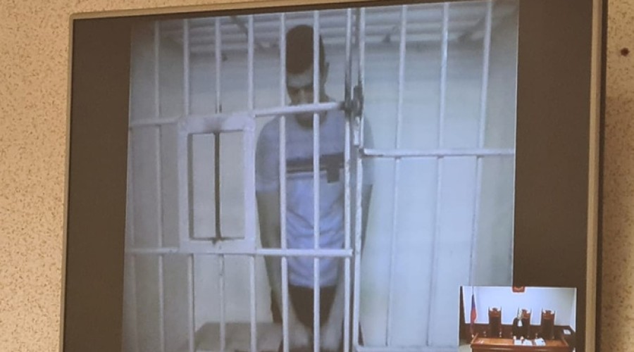 Суд оставил в СИЗО екатеринбуржца с пистолетом Романа Штадлера