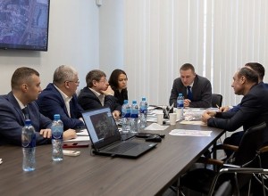 С жителями Ботаники, борющимися с «уплотнением» их квартала, встретился Руслан Габдрахманов
