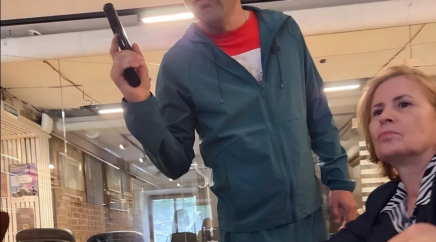 Мужчина с пистолетом ворвался в храм Екатеринбурга