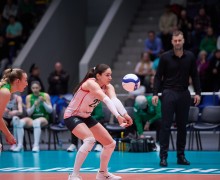 В Нижнем Тагиле стартовала серия 1/2 финала женского чемпионата России по волейболу, в котором «Уралочка-НТМК» встречалась с «Заречье-Одиноцово». 
