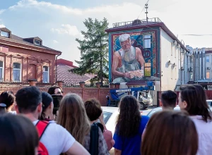 «Стенограффия» выпустила аудиогид, который проводит туристов и горожан по арт-объектам