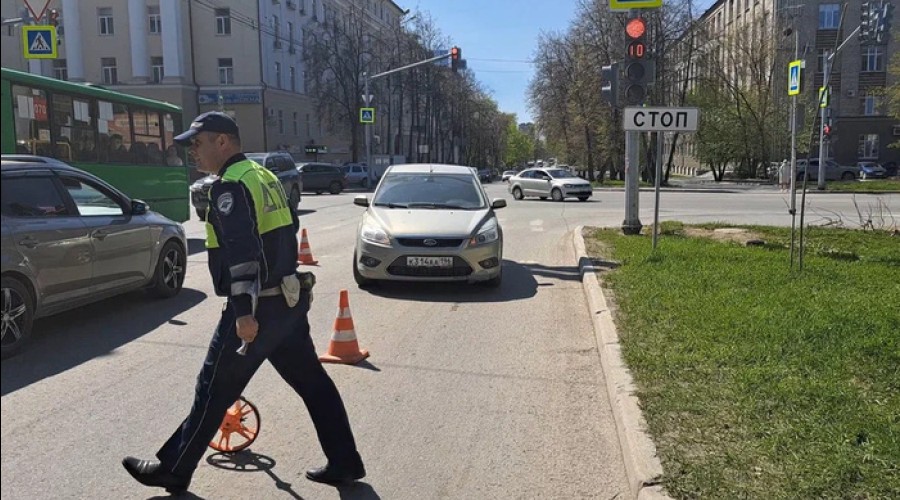 Пятиклассник на самокате попал под Ford Focus на Первомайской