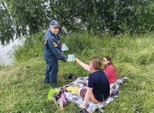 Из свердловского водоема достали тело утонувшего