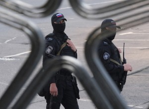 В Дагестане задержали 83 человека после массовых беспорядков в аэропорту Махачкалы